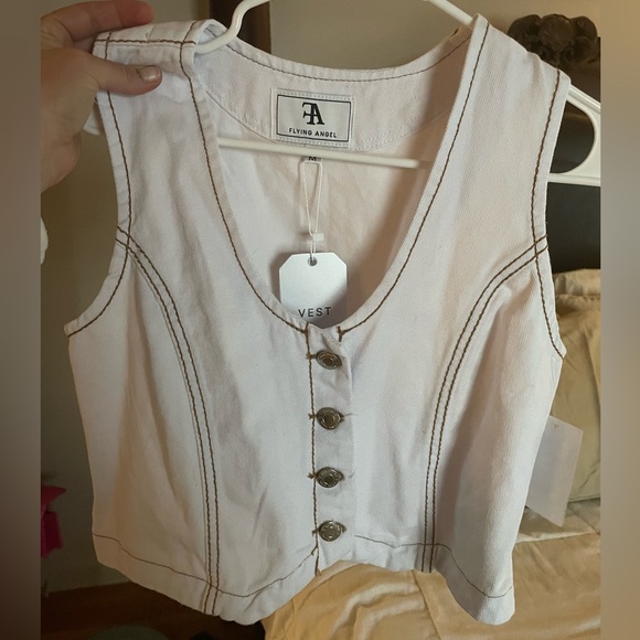 ✨ 4 FOR $15 ✨ Denim Vest Top - Picture 3 of 3